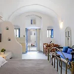 Casa Delle Botti Cave House Santorini Oia בית נופש Foinikiá